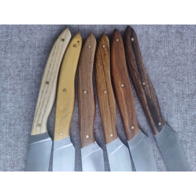 Set de couteaux de table, 6 bois de France, fabriqués artisanalement à Strasbourg.